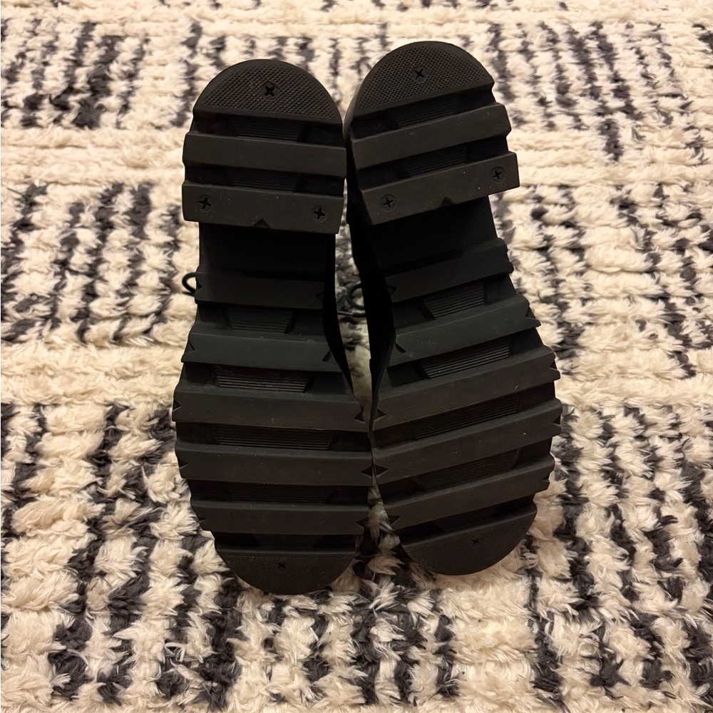 Shoedazzle Sebbe Lug-Sole Bootie - Picture 6 of 12